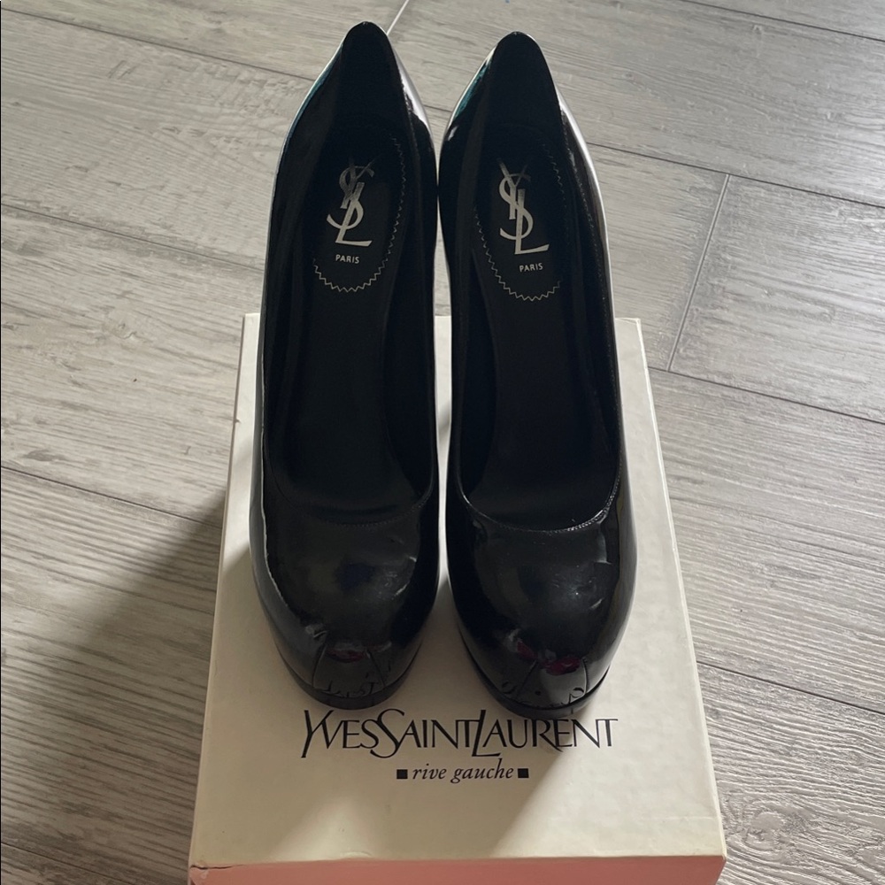 Yves Saint Laurent Glossy Black Heels